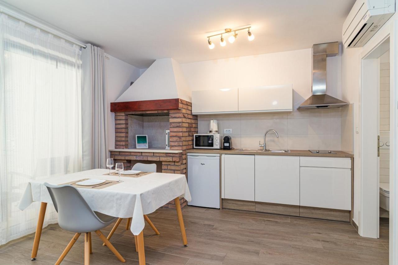 Apartments Anna Ližnjan Extérieur photo