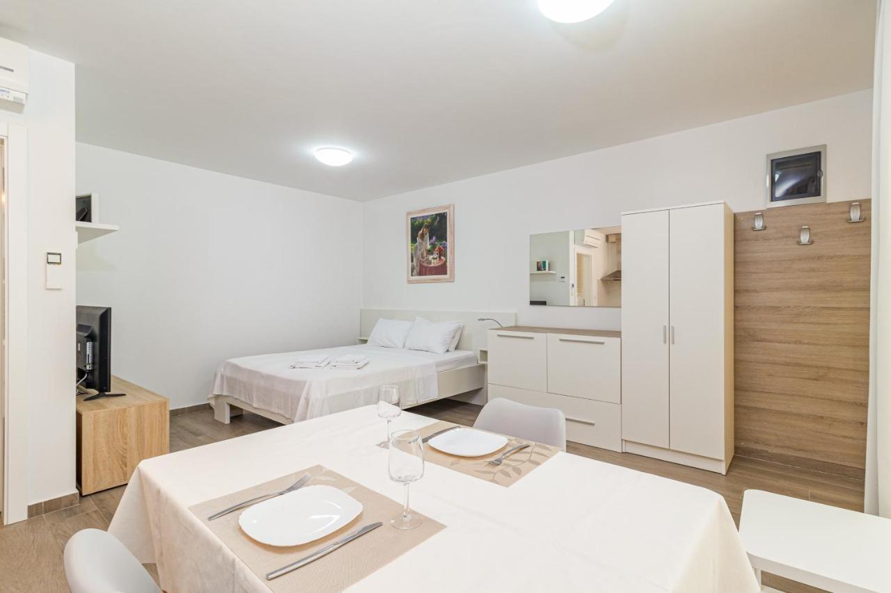 Apartments Anna Ližnjan Extérieur photo